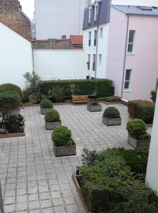 St Cyr Logement Lumineux Dans Coeur De Ville & Wifi Boulogne-sur-Mer Eksteriør bilde